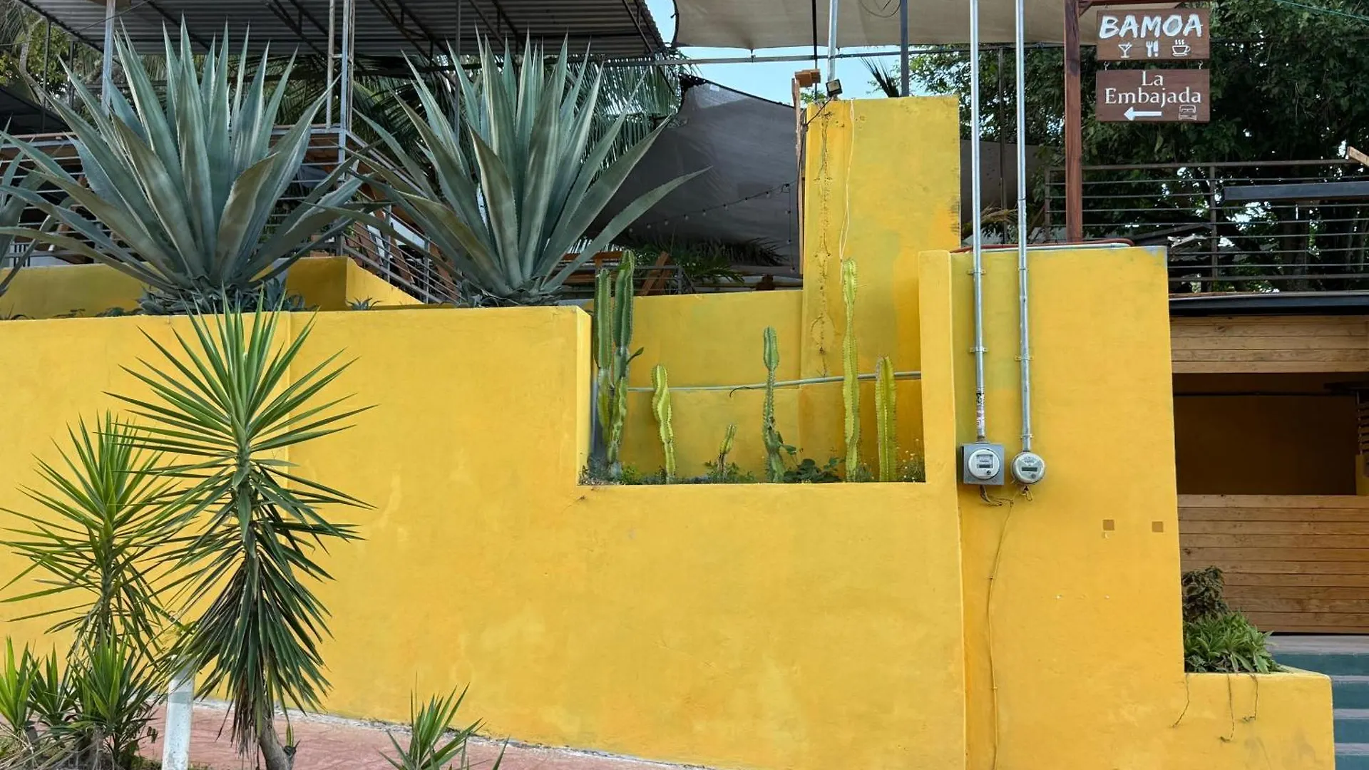 La Embajada Hostel Bacalar
